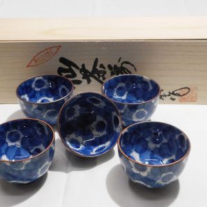 Set da 5 tazzine blu' e bianche CDT722