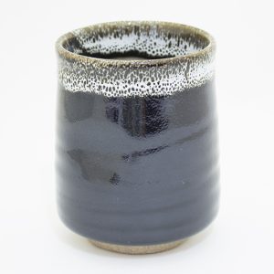 Yunomi - frosted white on black TC22